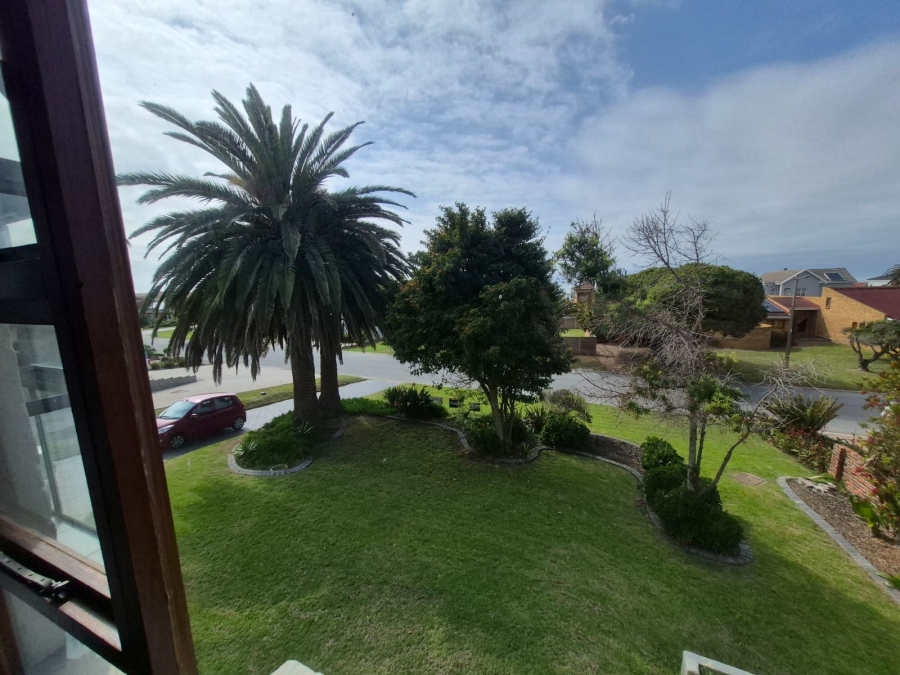 5 Bedroom Property for Sale in Bayview Western Cape